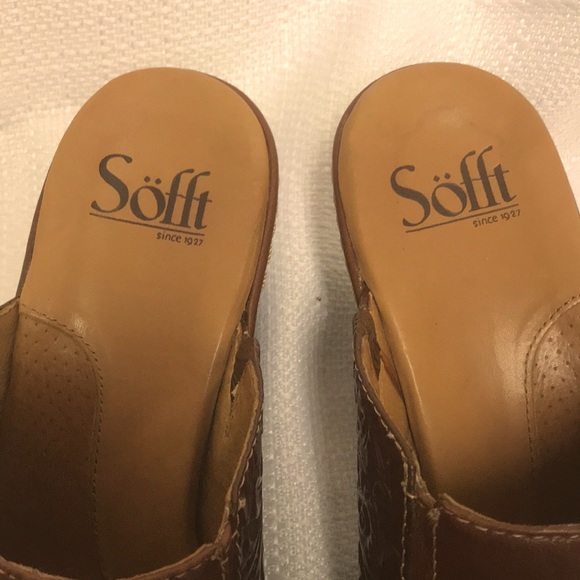 Sofft Dory Embossed Brown Leather Platform Mules with Heel 7 1/2 Wide - Picture 8 of 11